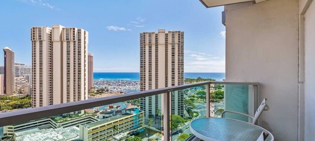Ala Moana Beautiful Ocean View Studio 2324