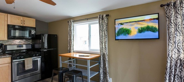 Aloha Studio – AC, Near Beach, Near PCC