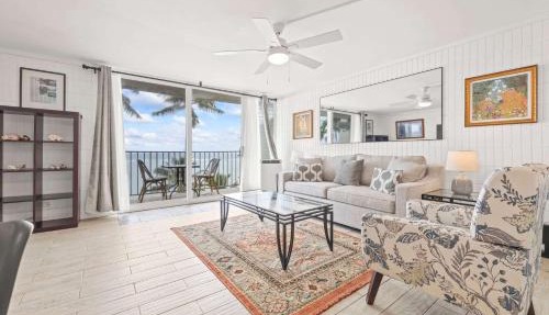 Amazing 7th floor Beachfront Condo