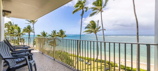 Amazing Beachfront Condo with AC