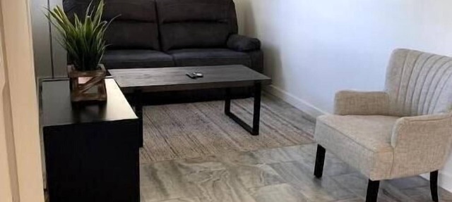Apt L-Downtown 2 bedroom apartment.