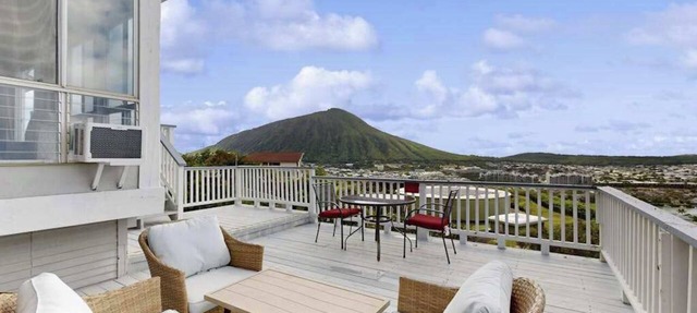 August Special! Hawaii Kai Dream with Ocean Views & Big Lanai