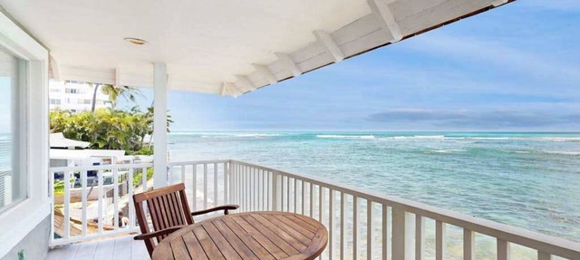 August Special! Posh Beachfront Waikiki Home with 3 Lanais - Walk to Dining