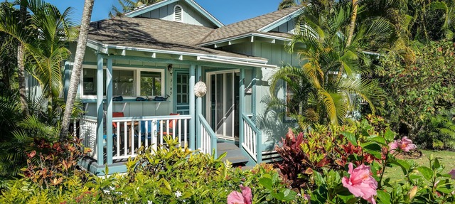 Baby Beach Bungalow - Beautiful Bungalow Steps from Beach