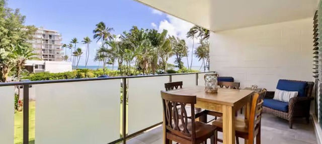 Beach Front Condo-Everything you can dream of for a Hawaiian getaway is here!