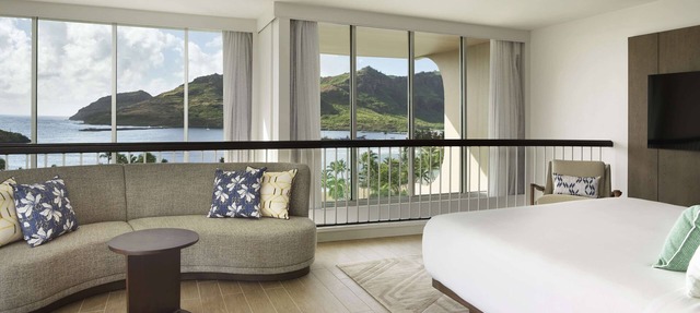 Beach Resort with Outdoor Pool & Dining by the Ocean | Oceanfront 1BR Suite