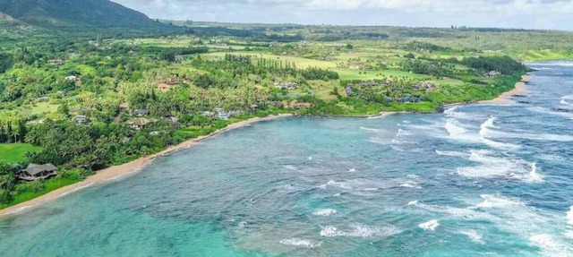 Beachfront Anahola Home with Ocean Views, Hot Tub & Beach Gear