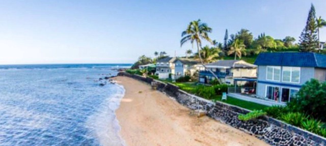 Beachfront Cottage Rental with Snorkeling near Anahola, Hawaii
