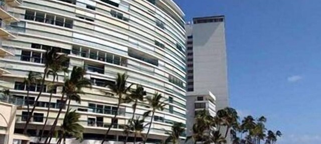 BEACHFRONT COZY 1BR/1BA/1PKG IN WAIKIKI