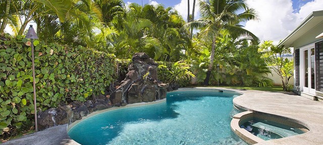 Beachside Kailua AC 3 mins to beach-DATES AVAIL! Min Stay 7 Nights-CONTACT HOST