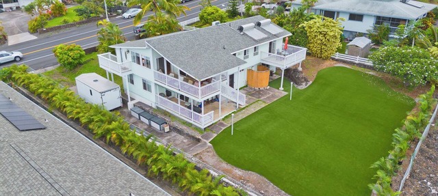 Beautiful 6-bedroom house with panolamic sea view in charming Kailua-Kona.