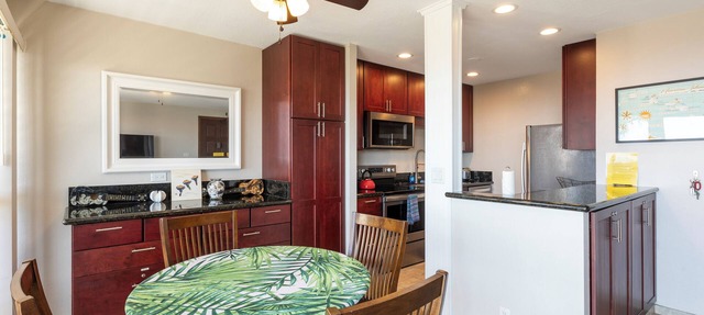 🌴Beautiful condo located at higher elevations, Expansive Ocean Views🌴