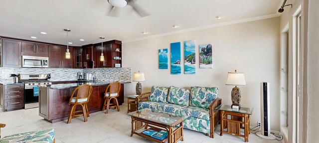 Beautiful, Third-Floor, Oceanfront Condo w/Water Views, Shared Pool, Free WiFi