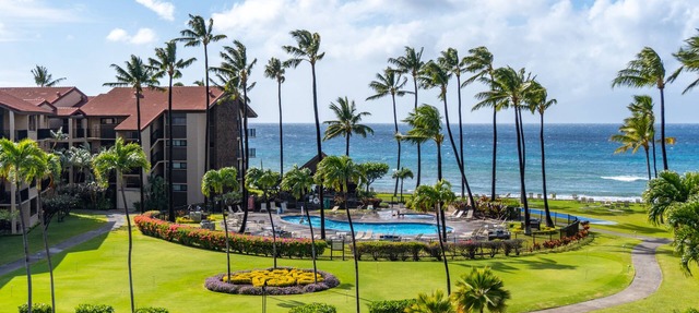 Beautifully Updated Penthouse Condo with Direct Ocean Views