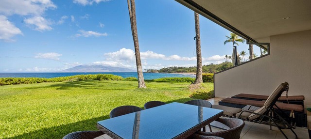 Beautifully Upgraded Oceanview Condo Steps to the Beach at Makena Surf #F-109