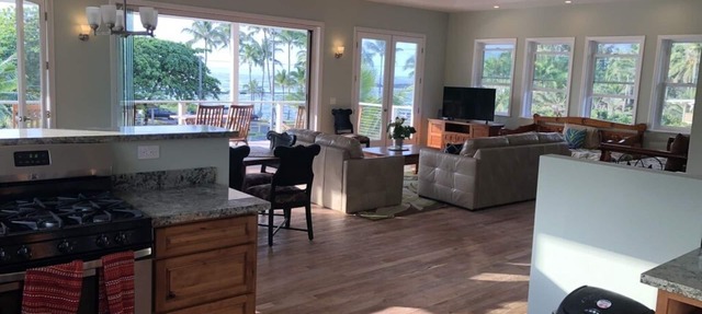 Best Hilo Beach Park House. 3,600 sq. ft. Sleeps 16. New at Richardson's Park.