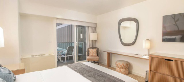 BEST RATE! ADA Studio Ala Moana Condominium (AH01)