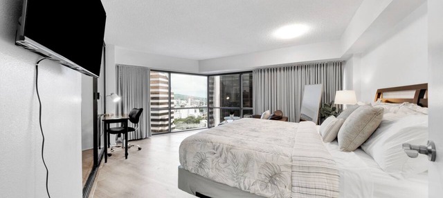 Bishop Suites Downtown Honolulu by Castle, Mountain View Suite #3709