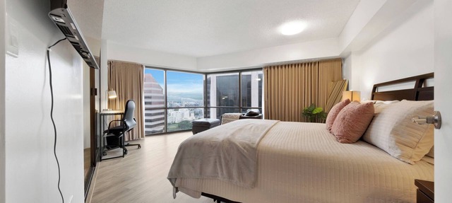 Bishop Suites @ Executive Centre, #3903, Mountain View Suite w/Full Kitchen