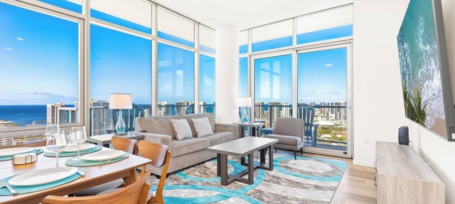 Breathtaking Ocean View Penthouse in the Heart of Honolulu