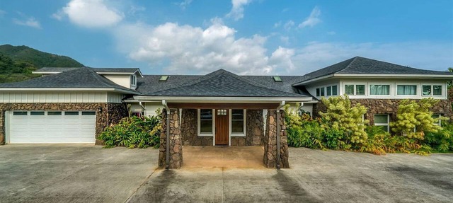 Breathtaking Villa with Swimming Pool and Fantastic Sights in Hauula, Hawaii
