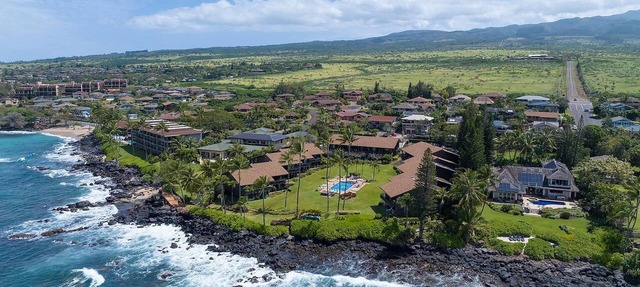 Breezy 4BR, 2 Condos for 12 in Lahaina, Hawaii!