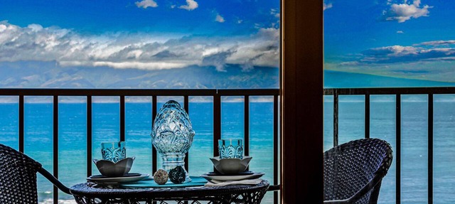 Bright, beachy condo with gorgeous ocean views
