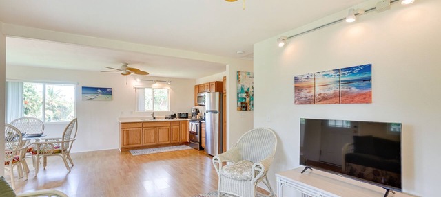 Captain Cook Home on Quiet 3 Acres w/Fruit Trees