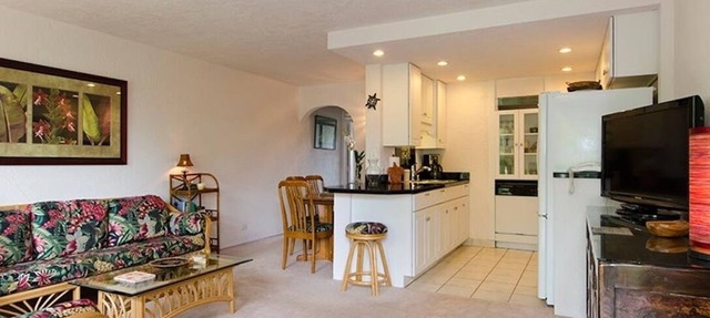 Charming 1-bedroom condo with beautiful ocean and sunrise views