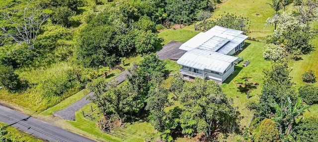Charming studio w/country views!