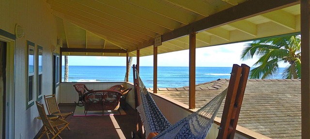 Coconut Cabana Stunning North Shore direct beach/ocean front home Waialua 30 nts