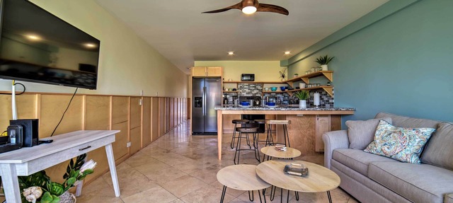 Condo w/Lanai at Beginning of Road to Hana!