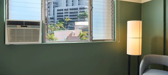 Convenient Stay in Hawaii! 2 Comfortable Units Onsite Pool