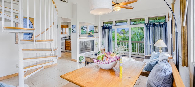 Corner studio with fast WiFi, expansive mountain views, A/C, pool, & grills