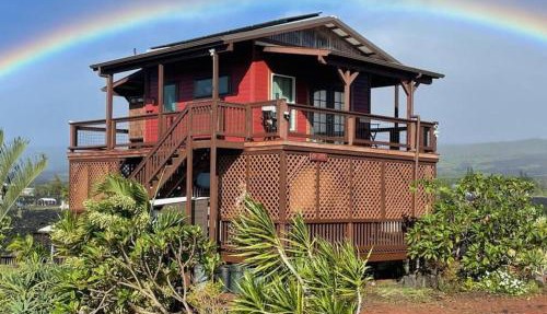 COZY OFF GRID LAVA HOME - 2 Stories, Ocean View