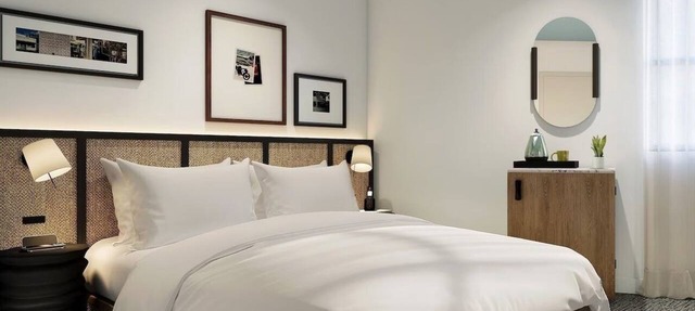 Cozy Queen Room, Ideal Waikiki Stay - Romer House, Near Beaches