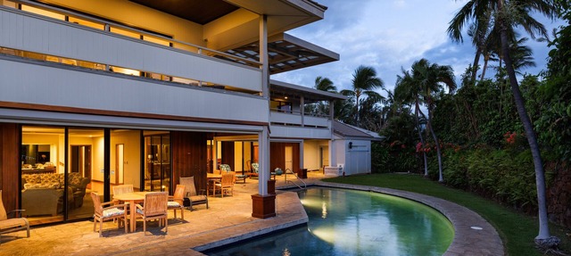 Current rate is 40% off for Sept-Oct 15th! Pool, AC, walk to Waialea Bay