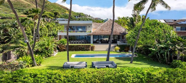 Diamond Head Beachfront Estate | 9BR, Two Homes, Two Heated Pools w/ Beach Gate