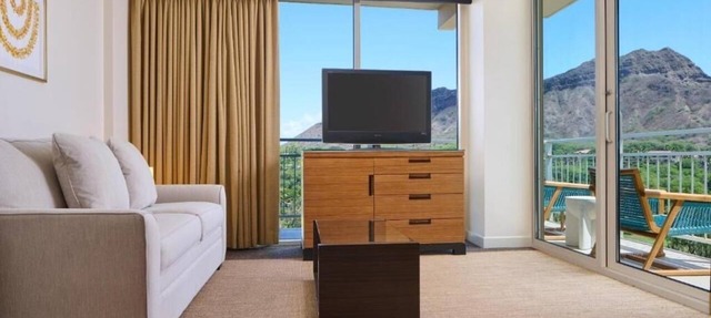 Diamond Head View Junior Suite | Kaimana Beach Hotel | Steps to the Beach