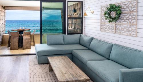 Direct Oceanfront Views Modern Penthouse in Paradise
