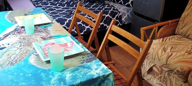 Downtown Wailuku Studio Queen Bed + AC
