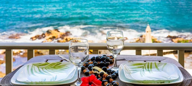 Dreamy True Oceanfront Condo - Hale Kona Kai 307 by Casago Kona