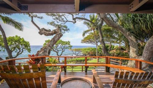 Experience luxury at Hale Alii Honu Kai in Kailua Kona—3BR, pool, and space for 9.