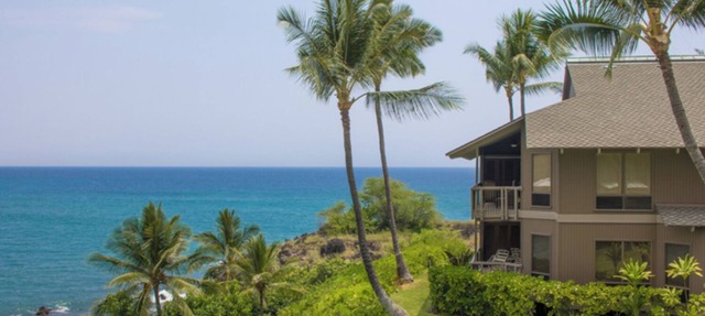 Fabulous Kona oceanfront 5 bedrooms for 12!
