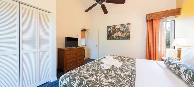 Four 1BR Condos w/Beach Gear + Pool & Jacuzzi + Fire Pits | Free Parking