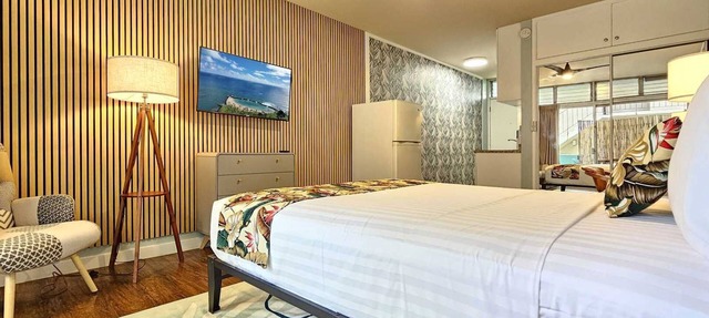 Furnished monthly rental Waikiki Neighborhood 305