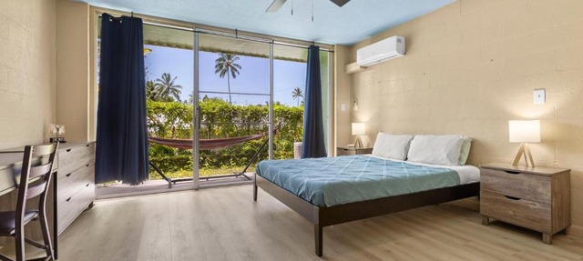 Garden Balcony 1BR Walk to Beach