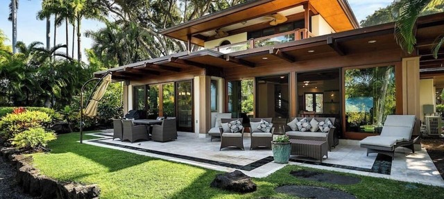 Gated Oceanfront Kona Villa w/Pool, AC & Tennis | Sunset Views | Steps from .