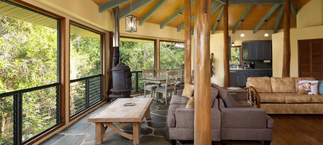 Gorgeous Octagon - surrounded by forrest and mini cows!