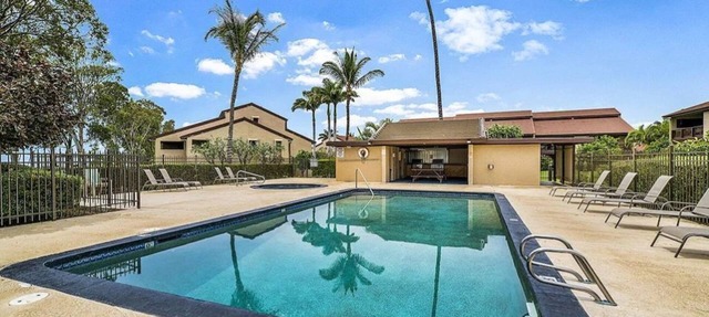 Ground-floor condo steps to pool, spa & BBQ. Paradise!